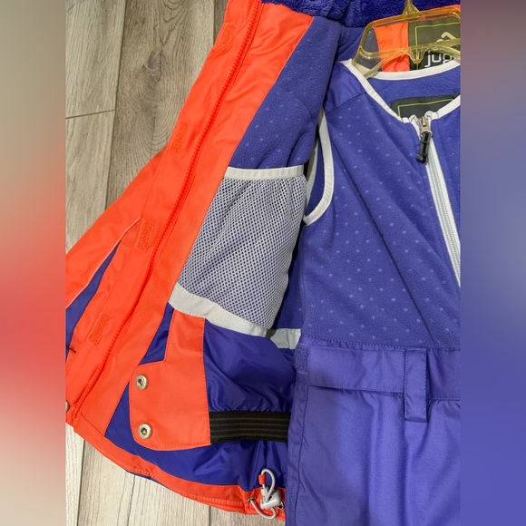 Child’s snow bib suit SZ 6 - Picture 5 of 11